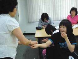 “수지침 청소년 성장에 도움”