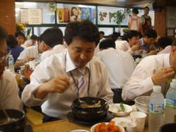 경남제약,  ‘직원 기 살리기’  삼계탕 이벤트