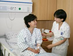 탤런트 박정수 씨, 중앙대병원에서 환자체험