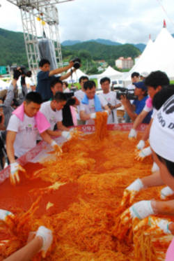 “토마토 축제 오세요”
