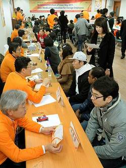 대한간학회, 외국인 근로자 무료검진 성황리에 마쳐