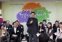 李 대통령, "복지부, 노인 일자리 창출 지시"