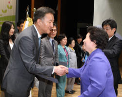 한국애보트, 가정·부부의 날 국무총리상 수상