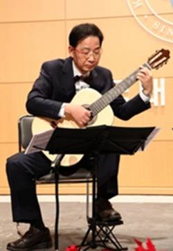 건대 심찬섭 교수, 자선 기타 연주회서 실력 뽐내