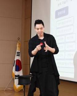 "의사와 환자 그리고 마술과의 만남"