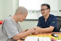 “포기 말라는 전화로 새삶을 얻었죠”