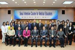 "선진국에서 받았던 도움 21세기 개발도상국에 돌려주는 것"