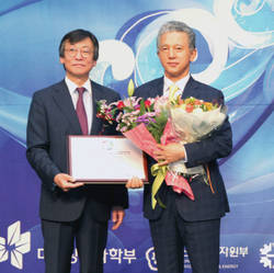 고대 김우경 의무부총장, ‘2014 한국 경제를 움직이는 CEO’ 선정
