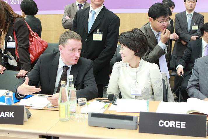OECD 보건장관회의 첫날 표정(3)