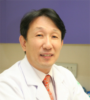 심봉석 이화여대 비뇨기과 교수.