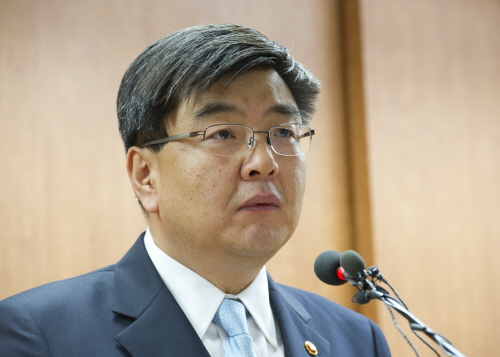 임채민 보건복지부장관은 