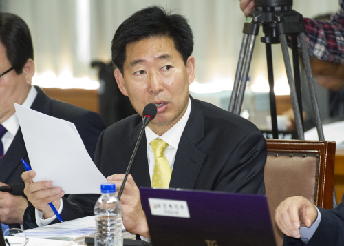 3선의 양승조 의원(민주당)이 야당 몫으로 귀착될 경우 국회 보건복지위원장 후보 O순위로 중점 거명되고 있다.