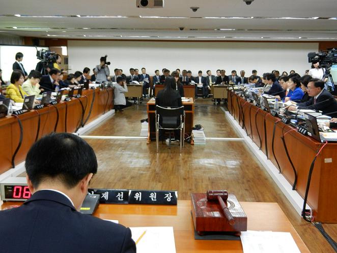 보건의약계는 정치권의 혁신형제약기업 인증 취소 공세와 관련, 