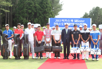 ‘2013 박카스배 SBS GOLF 전국시도학생골프팀선수권대회’에 참석한 남고부단체.