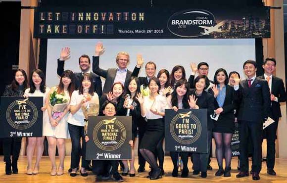 ‘2015 로레알 브랜드스톰(Brandstrom)’ 국내결선 참가자들과 심사위원.
