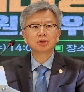 김택우 비대위원장, 면허정지 중단 집행정지 신청 기각