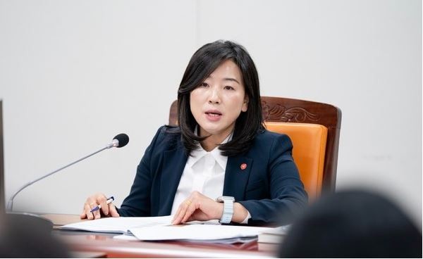 오남용으로 줄줄 새는 약품비 대안 마련 …  '적정화 유도'