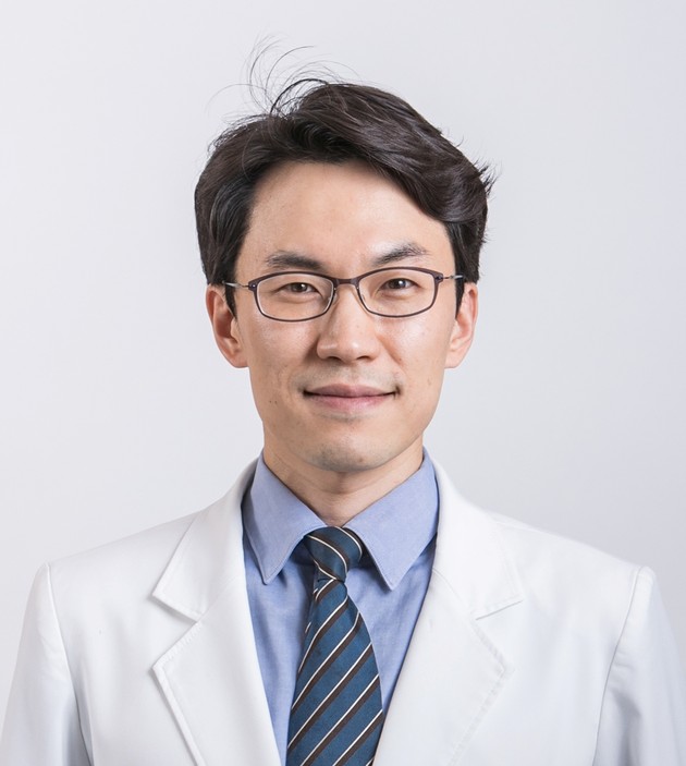 꽃구경 후 눈 가렵고 충혈?… 알레르기 결막염 주의보