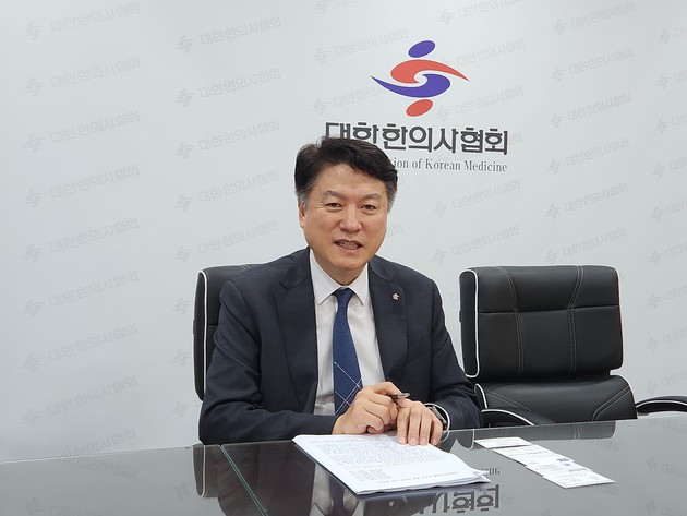 "진단기기 허용, 의사 독점 구조 깨야 의료 살린다"