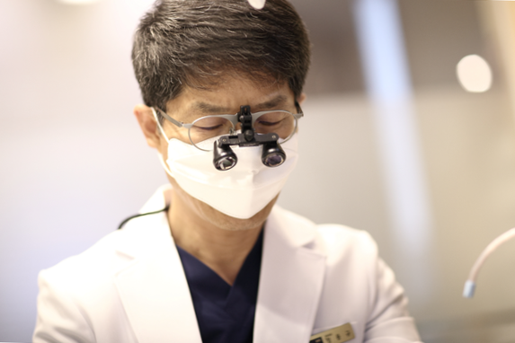 "40대 이후 교정, 심미 아닌 기능"…중년 구강관리 새 패러다임
