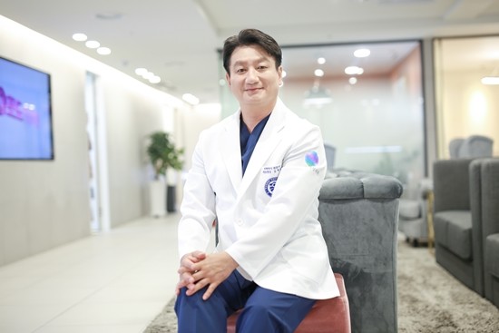 포도여성의원, 글로벌 어워드 수상… "레이저 질성형 기술력 인정"