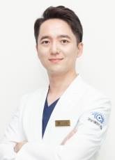 노안백내장, 초기 변화부터 살펴야… 수술 시기는 생활 불편에 따라 달라
