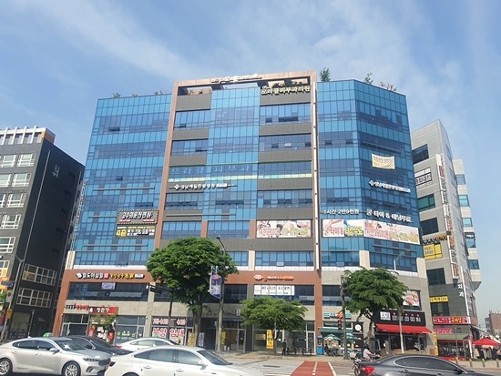 교통사고 후 뒤늦은 통증, 상태에 맞는 치료와 경과 관찰 필요